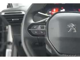 Peugeot 2008 (2021) thumbnail 23