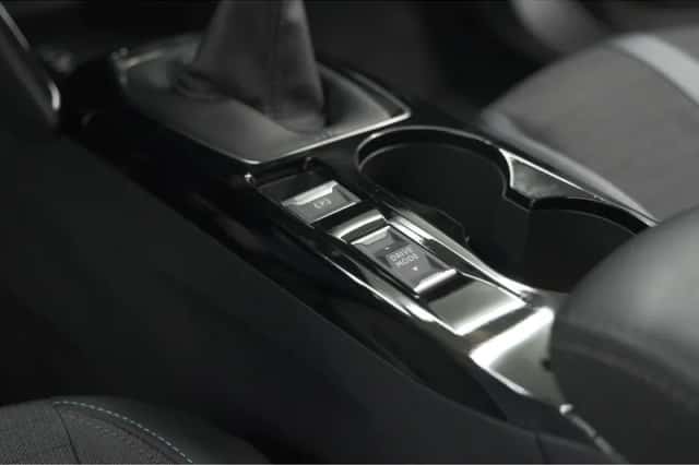 Peugeot 2008 (2021) thumbnail 31