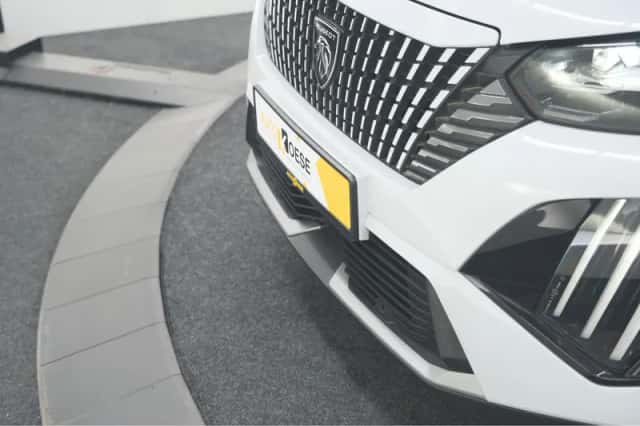 Peugeot 2008 (2024) thumbnail 18
