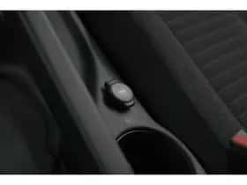 Peugeot 2008 (2023) thumbnail 39