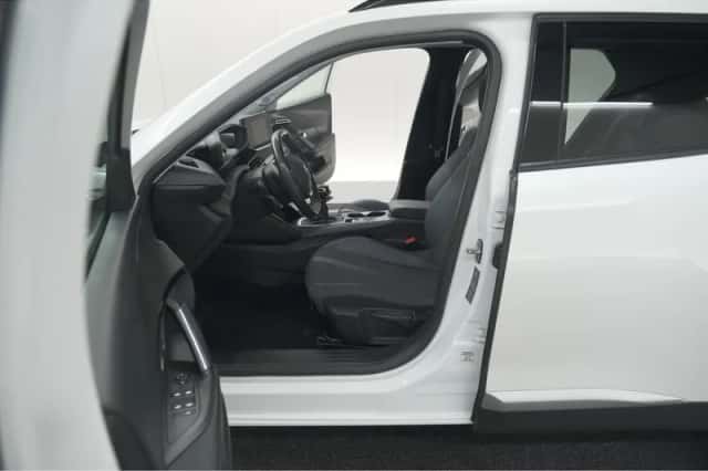 Peugeot 2008 (2020) thumbnail 23