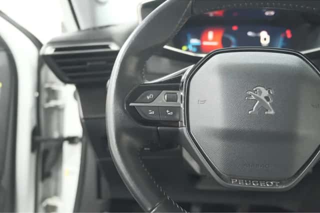 Peugeot 2008 (2020) thumbnail 30