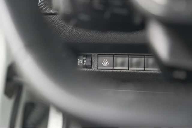 Peugeot 2008 (2020) thumbnail 35