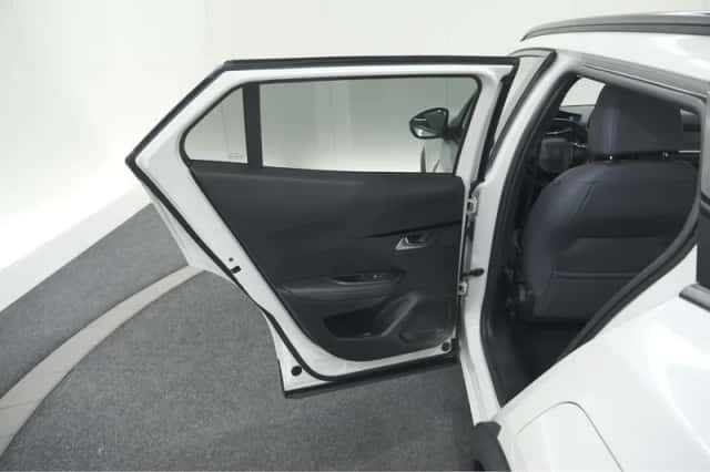 Peugeot 2008 (2020) thumbnail 60