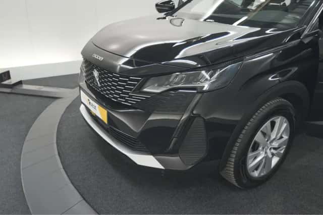 Peugeot 5008 (2023) thumbnail 16
