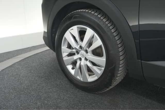 Peugeot 5008 (2023) thumbnail 21