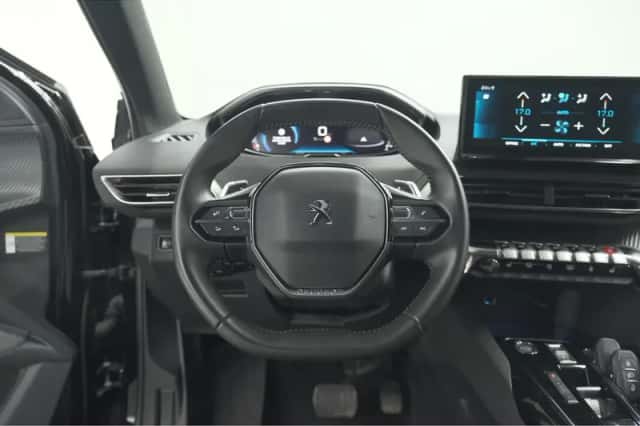 Peugeot 5008 (2023) thumbnail 31