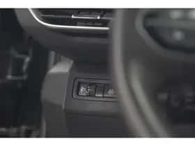 Peugeot 5008 (2023) thumbnail 37