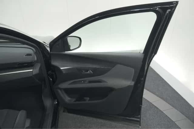 Peugeot 5008 (2023) thumbnail 68
