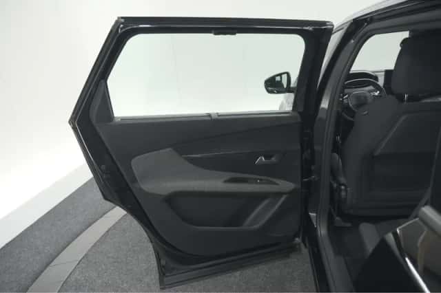 Peugeot 5008 (2023) thumbnail 69