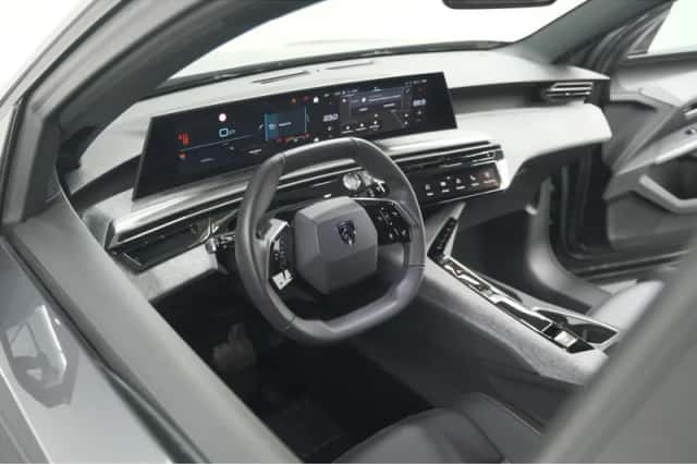 Peugeot 5008 (2025) thumbnail 3