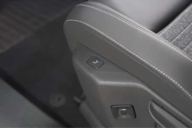 Peugeot 5008 (2025) thumbnail 25