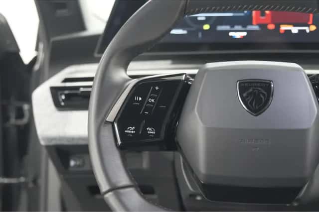 Peugeot 5008 (2025) thumbnail 30