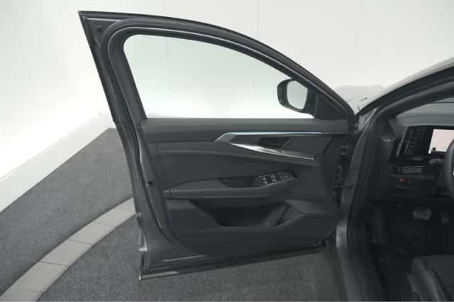 Renault Austral (2024) thumbnail 75