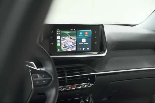 Peugeot 2008 (2021) thumbnail 3