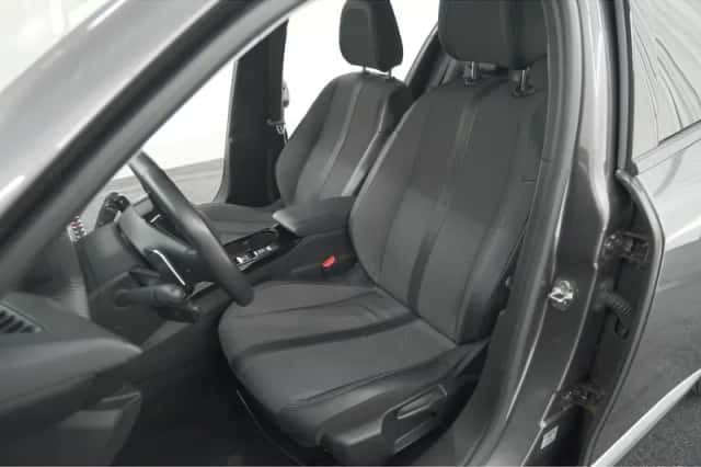 Peugeot 2008 (2021) thumbnail 25