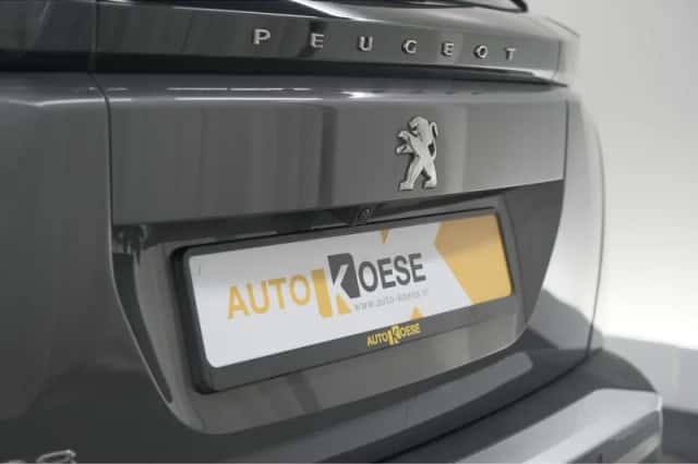 Peugeot 2008 (2021) thumbnail 4