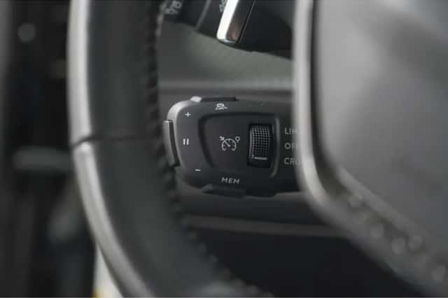 Peugeot 2008 (2021) thumbnail 36