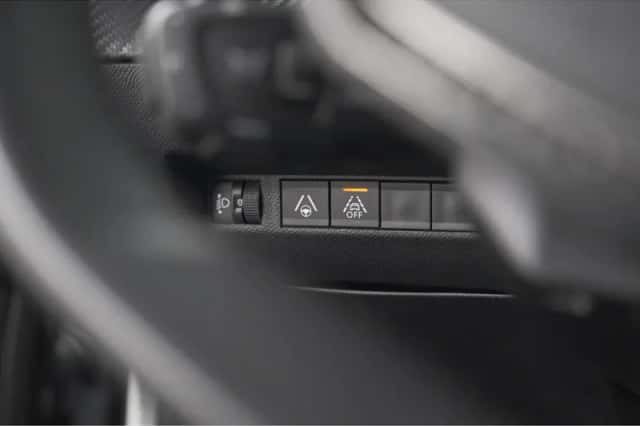 Peugeot 2008 (2021) thumbnail 37