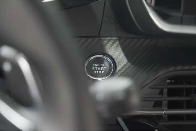 Peugeot 2008 (2021) thumbnail 38