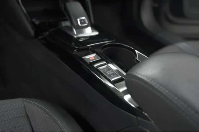 Peugeot 2008 (2021) thumbnail 41