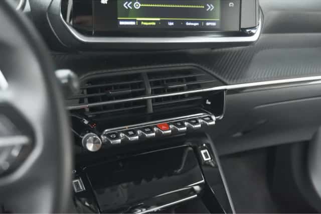 Peugeot 2008 (2021) thumbnail 46