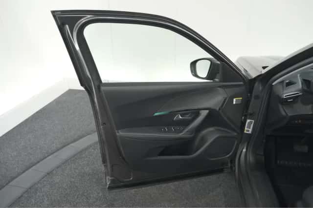 Peugeot 2008 (2021) thumbnail 64