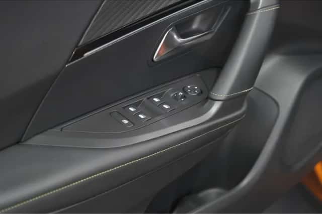 Peugeot 2008 (2022) thumbnail 24