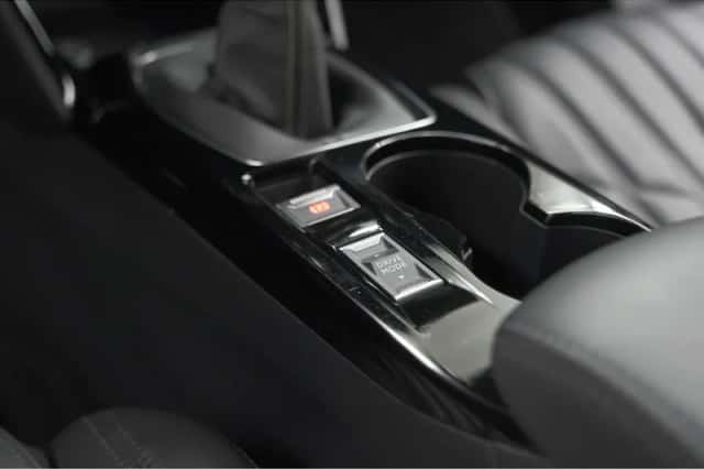 Peugeot 2008 (2022) thumbnail 41