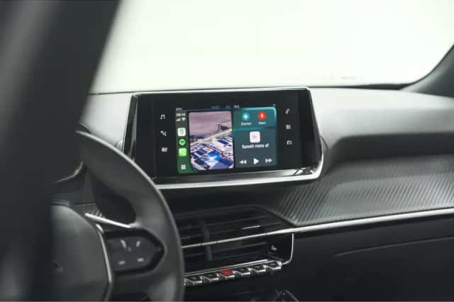 Peugeot 2008 (2023) thumbnail 3