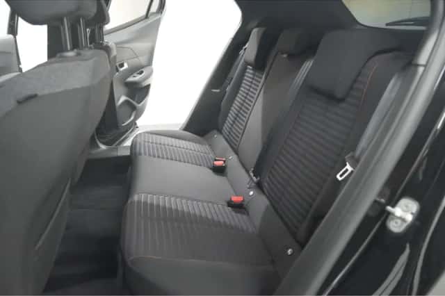 Peugeot 2008 (2023) thumbnail 28
