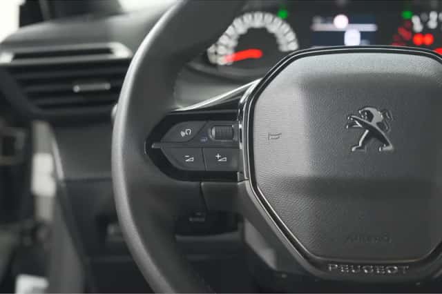 Peugeot 2008 (2023) thumbnail 30
