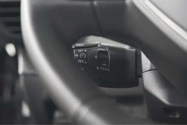 Peugeot 2008 (2023) thumbnail 34