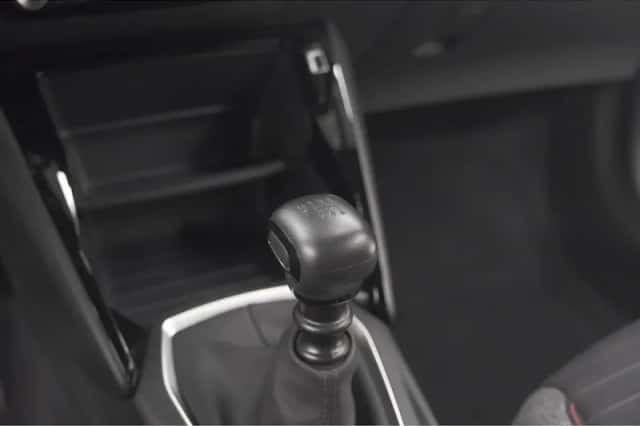Peugeot 2008 (2023) thumbnail 38
