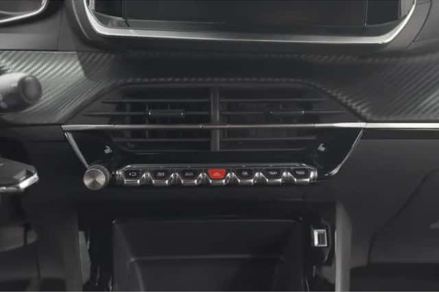 Peugeot 2008 (2023) thumbnail 39