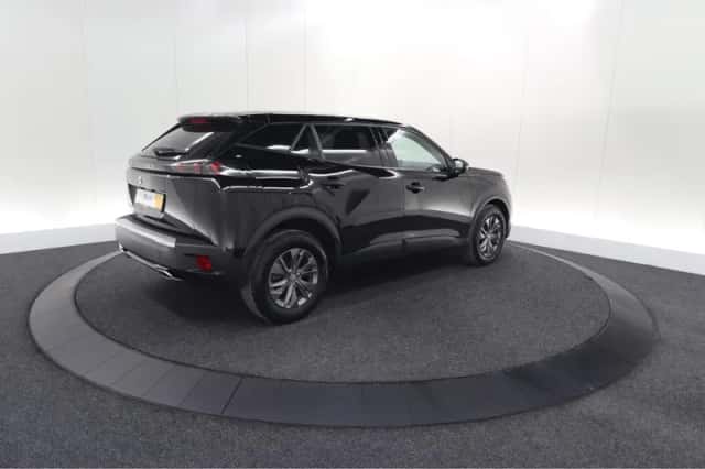Peugeot 2008 (2023) thumbnail 5