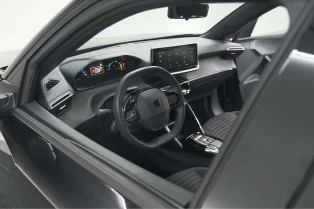 Peugeot e-2008 (2024) thumbnail 2