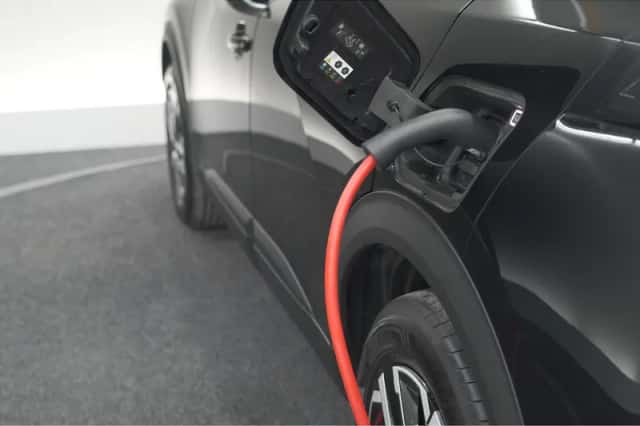 Peugeot e-2008 (2024) thumbnail 18