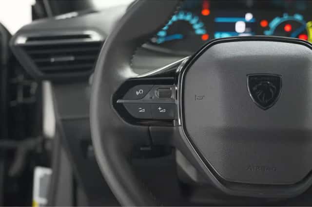Peugeot e-2008 (2024) thumbnail 28