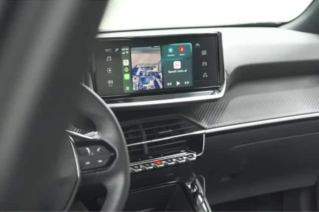 Peugeot e-2008 (2024) thumbnail 4