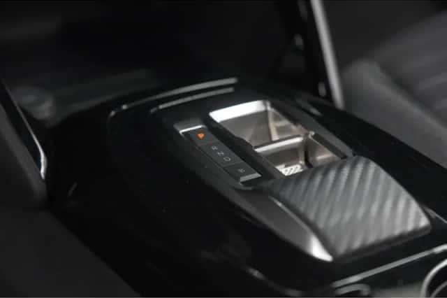 Peugeot e-2008 (2024) thumbnail 38