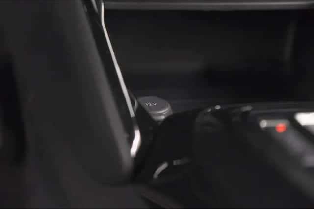 Peugeot e-2008 (2024) thumbnail 39