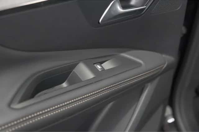 Peugeot 3008 (2024) thumbnail 32