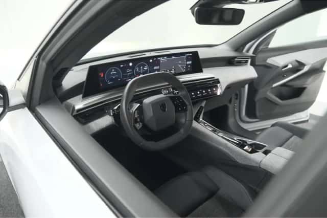Peugeot 5008 (2025) thumbnail 2