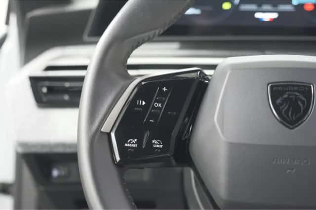 Peugeot 5008 (2025) thumbnail 32