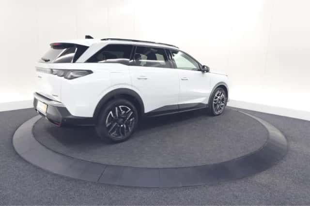 Peugeot 5008 (2025) thumbnail 5