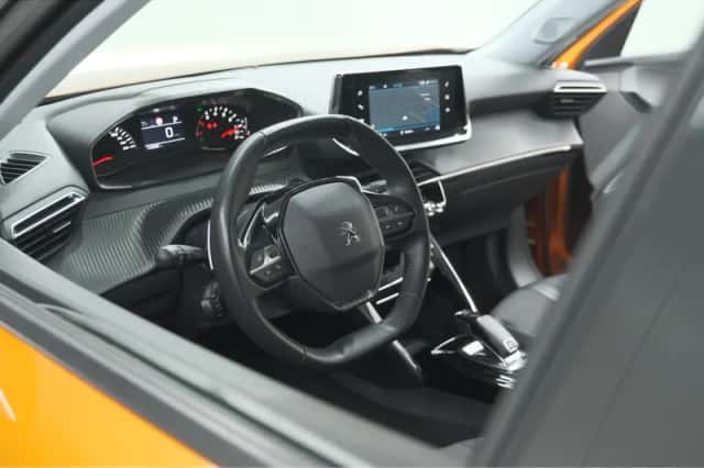 Peugeot 2008 (2021) thumbnail 2