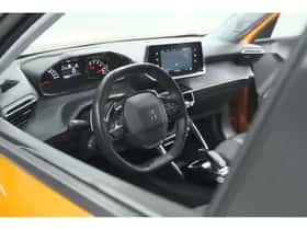Peugeot 2008 (2021) thumbnail 2