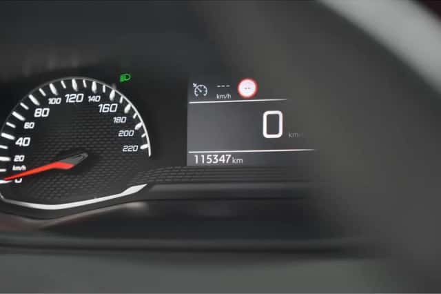 Peugeot 2008 (2021) thumbnail 36