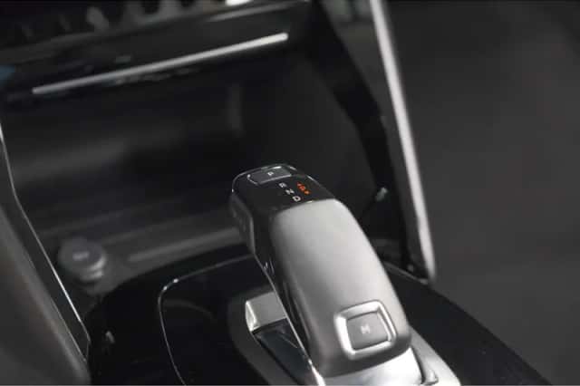 Peugeot 2008 (2021) thumbnail 38